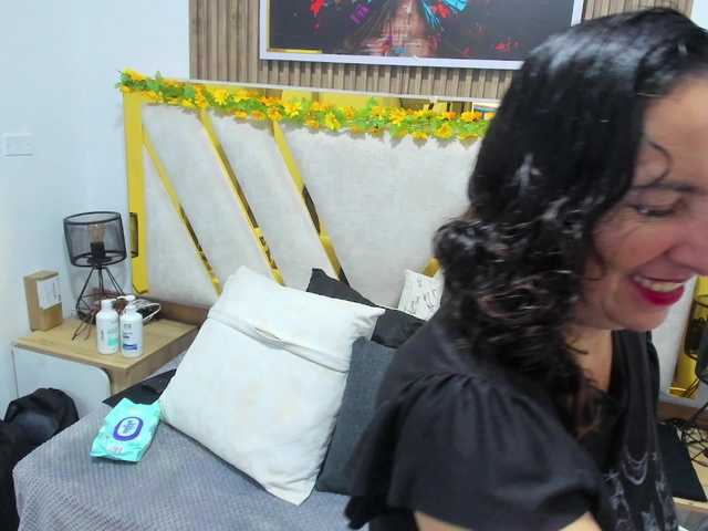Luna-Naughty1 live cam on BongaCams