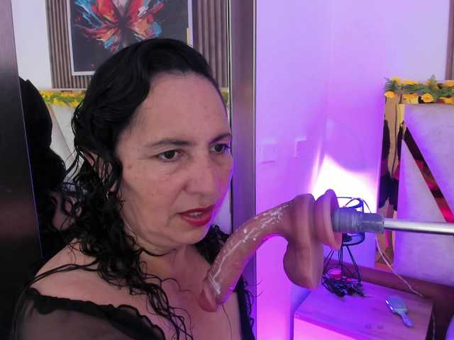 Luna-Naughty1 live cam