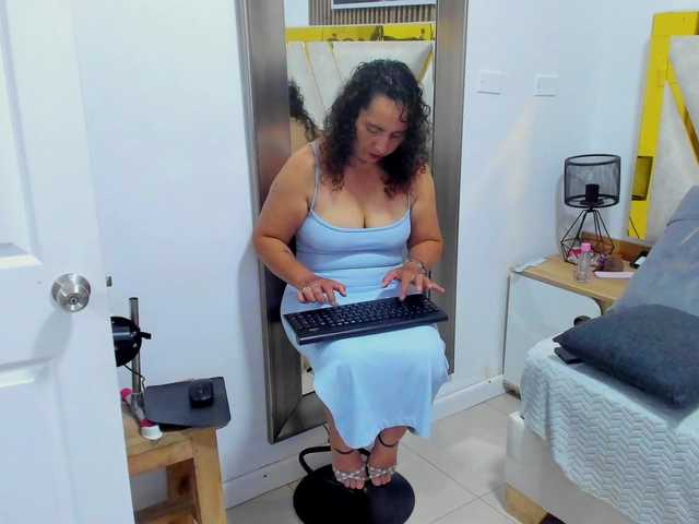 Luna-Naughty1 live cam on BongaCams
