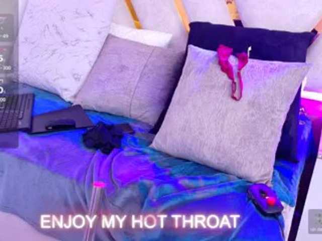 Luna-Naughty1