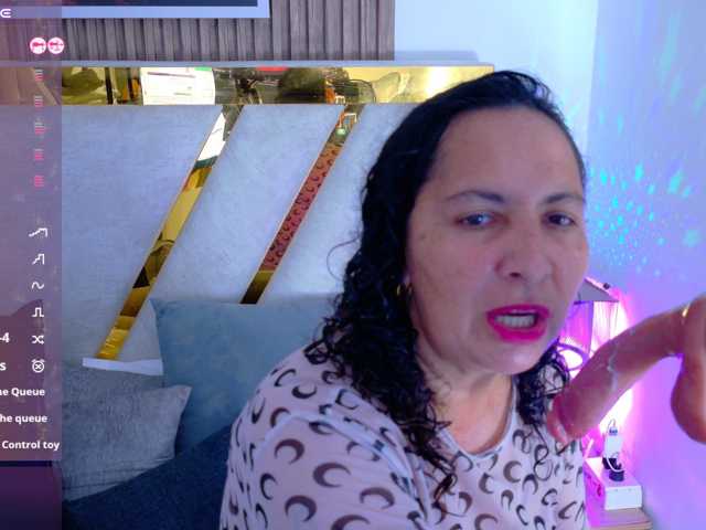 Luna-Naughty1 live cam preview