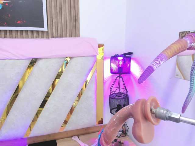 Luna-Naughty1 live cam on BongaCams