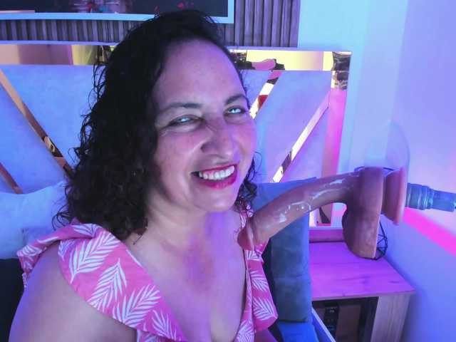 Luna-Naughty1 live cam on BongaCams