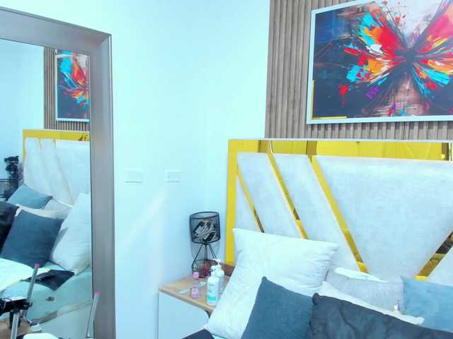 Luna-Naughty1 live webcam show