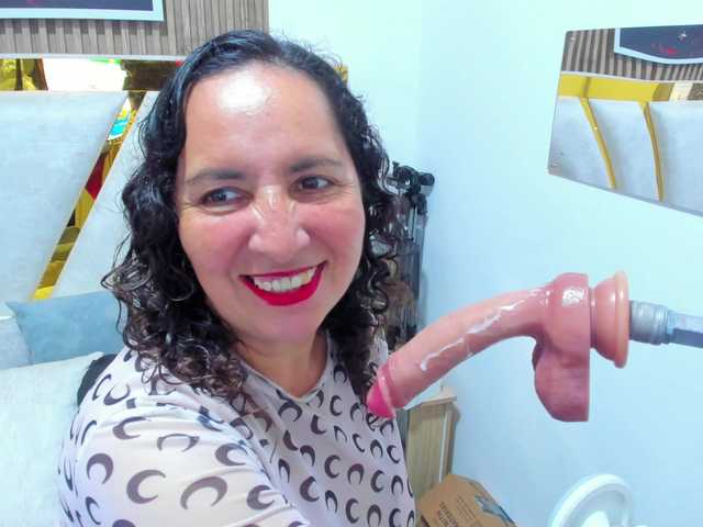 Luna-Naughty1 live webcam show