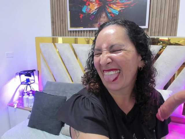Luna-Naughty1