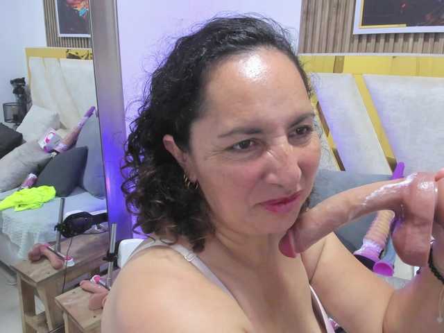 Luna-Naughty1 live cam on BongaCams