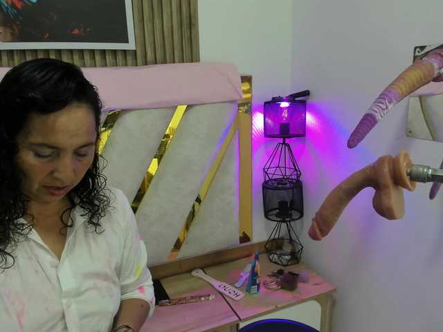 Luna-Naughty1 live cam on BongaCams