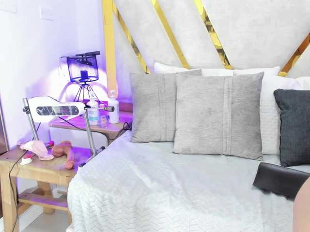 Luna-Naughty1 live cam on BongaCams
