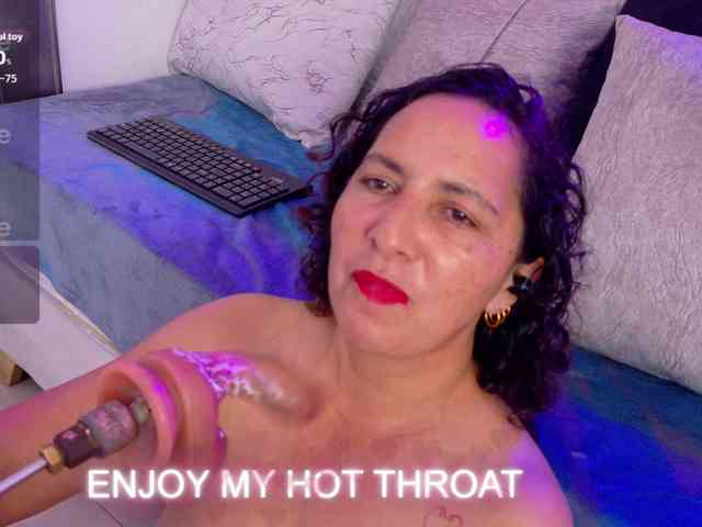 Luna-Naughty1 webcam
