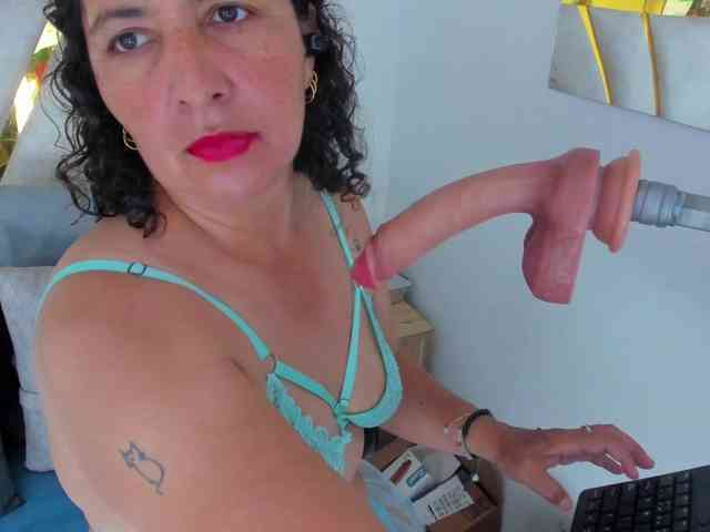 Luna-Naughty1 webcam