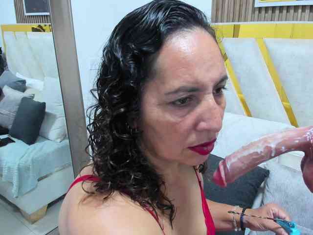 Luna-Naughty1 webcam