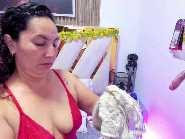 Luna-Naughty1 webcam