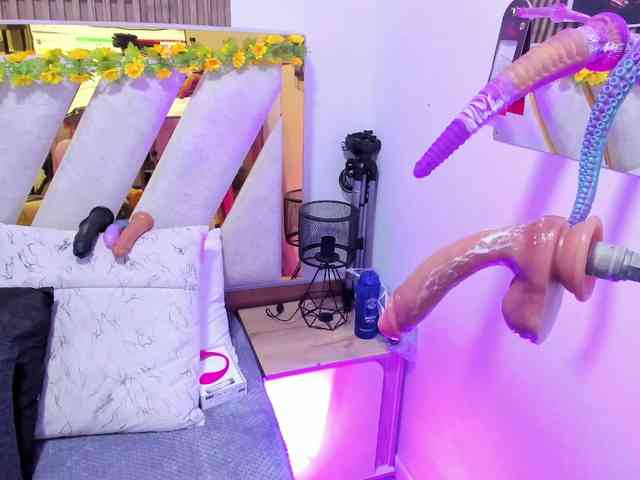 Luna-Naughty1 webcam