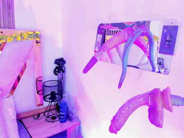 Luna-Naughty1 webcam