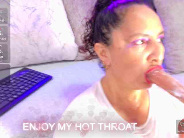 Luna-Naughty1 webcam