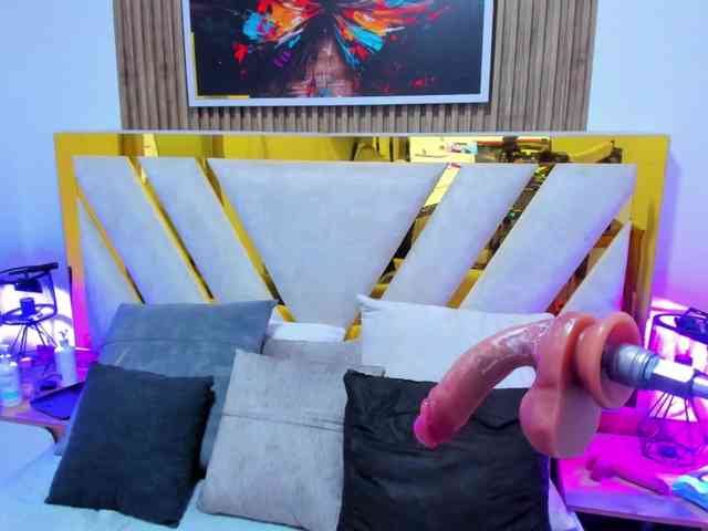 Luna-Naughty1 webcam