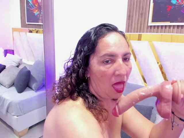 Luna-Naughty1 webcam