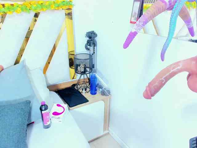 Luna-Naughty1 webcam