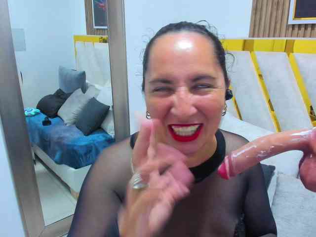 Luna-Naughty1 webcam
