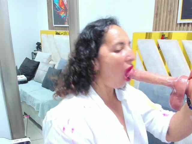 Luna-Naughty1 webcam