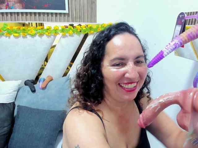 Luna-Naughty1 webcam
