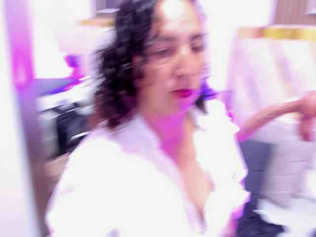 Luna-Naughty1
