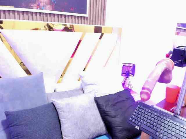 Luna-Naughty1 webcam