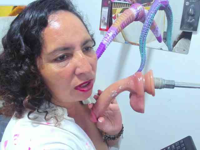 Luna-Naughty1 webcam