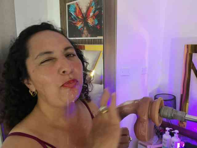 Luna-Naughty1 webcam