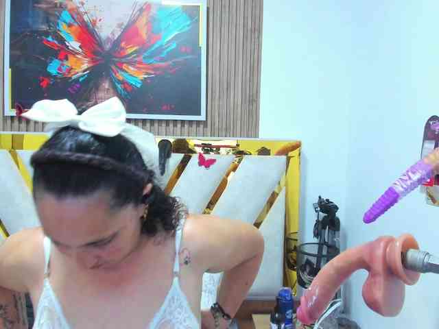 Luna-Naughty1 webcam