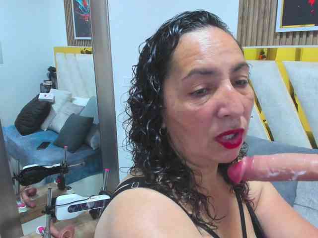 Luna-Naughty1 webcam