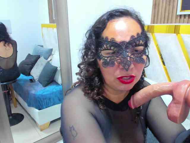 Luna-Naughty1 webcam
