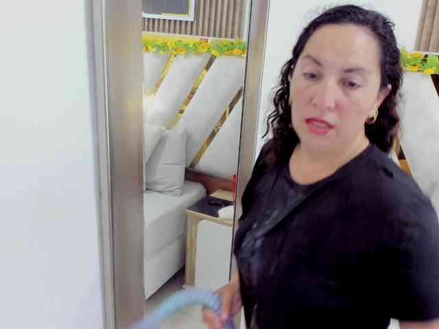 Luna-Naughty1 webcam