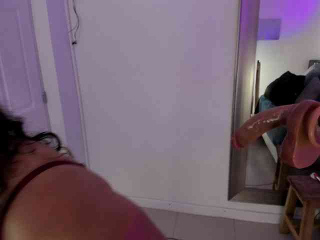 Luna-Naughty1 webcam