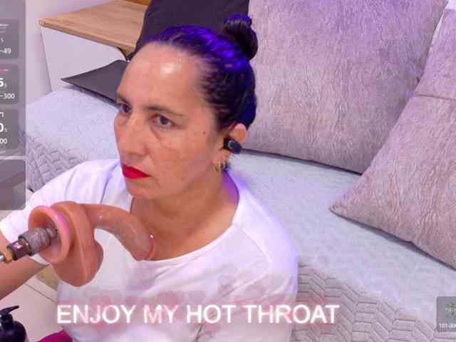 Luna-Naughty1