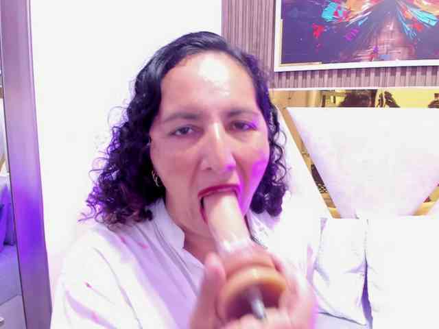 Luna-Naughty1 webcam