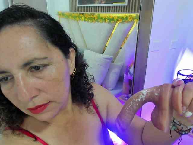 Luna-Naughty1