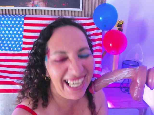 Luna-Naughty1 webcam