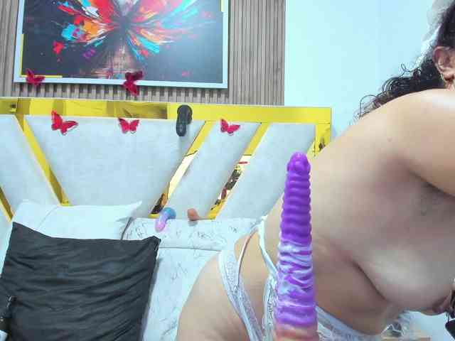 Luna-Naughty1