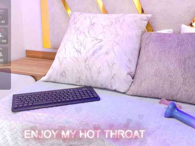 Luna-Naughty1 webcam