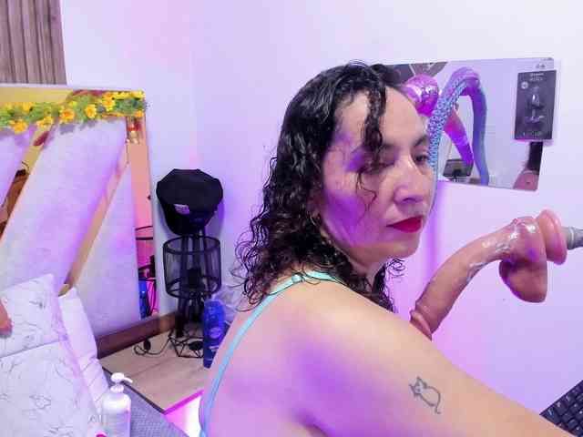 Luna-Naughty1 webcam