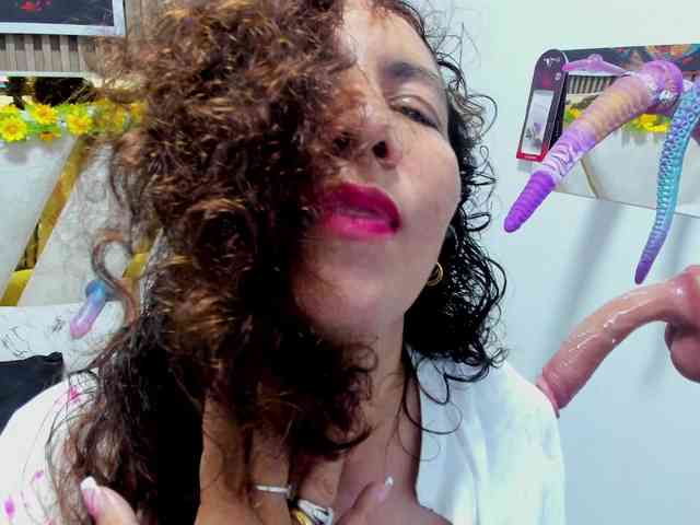 Luna-Naughty1 webcam