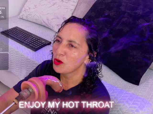 Luna-Naughty1 webcam