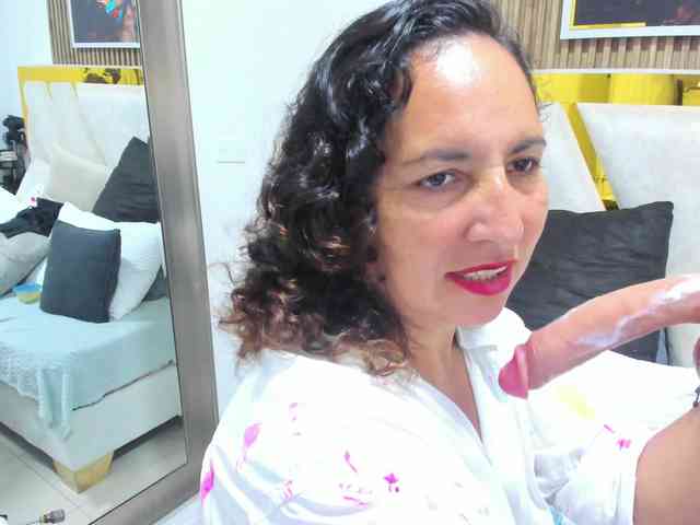 Luna-Naughty1 webcam