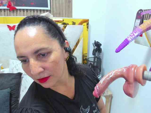 Luna-Naughty1 webcam