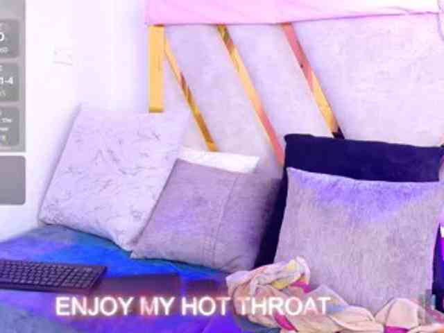 Luna-Naughty1 webcam