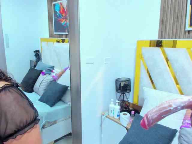 Luna-Naughty1 webcam