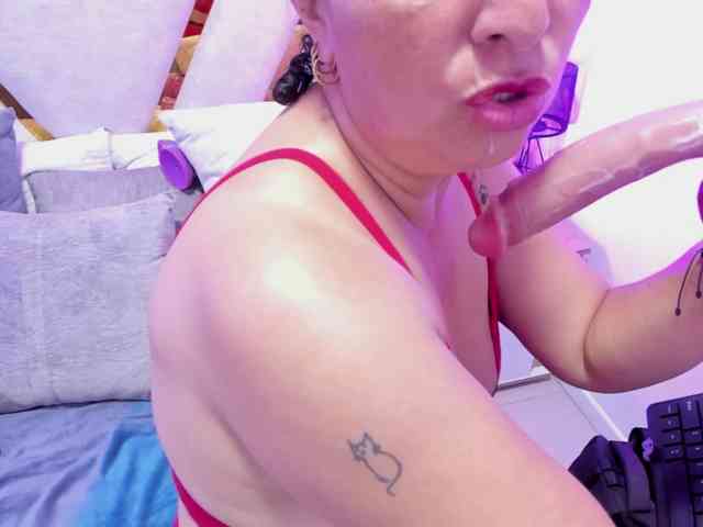 Luna-Naughty1 webcam