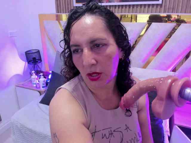 Luna-Naughty1 webcam